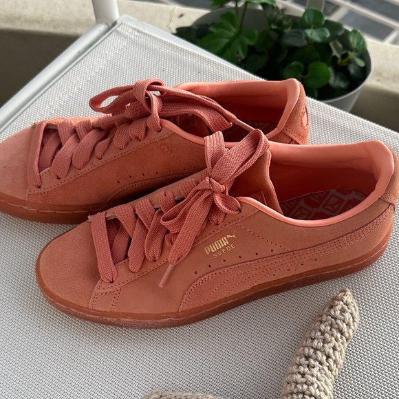 Women's Puma Suede Coral Sneakers - Picture 10 of 10